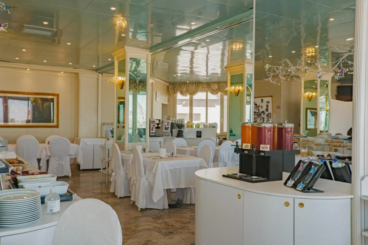 ****  Hotel Des Nations - Vintage Hotel Sul Mare Riccione Italy