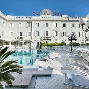 5* Отель Grand Des Bains